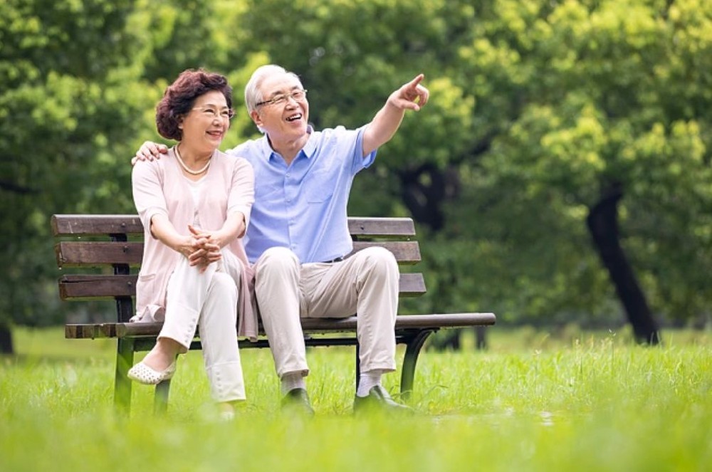 74岁老人引热议：不被年龄困住的人生，才是我们该有的样子！