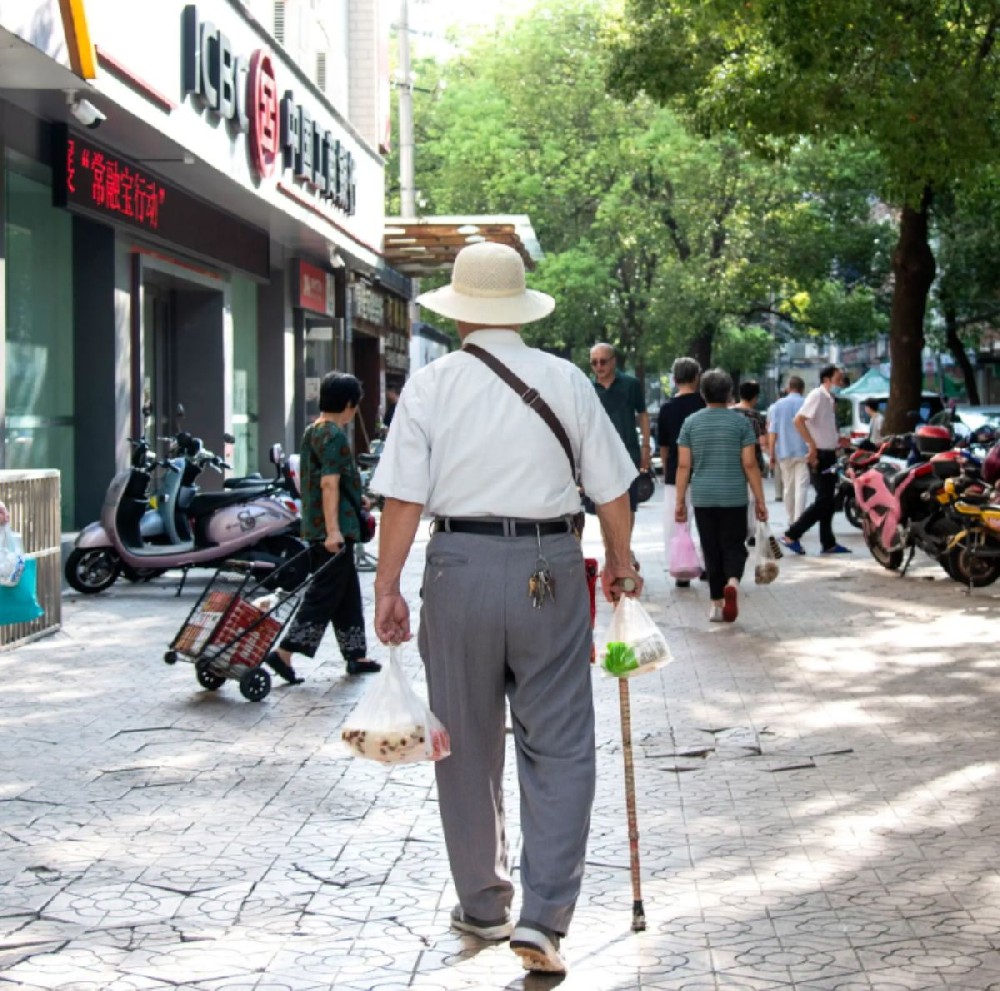 从考虑价格到效果满意，他只做了一件事