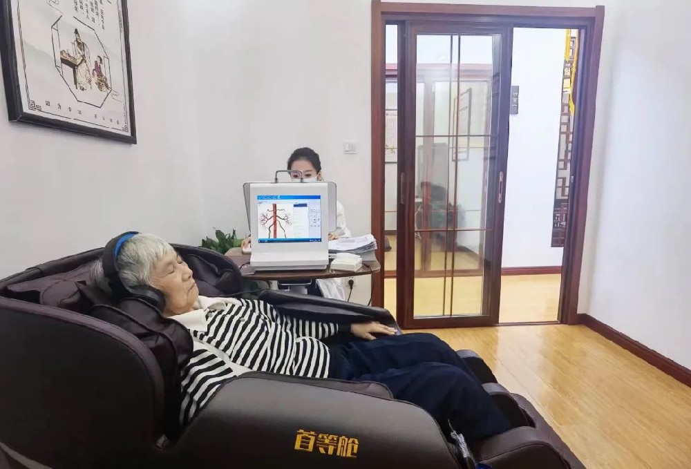 身为人民教师的他，也曾想过放弃......