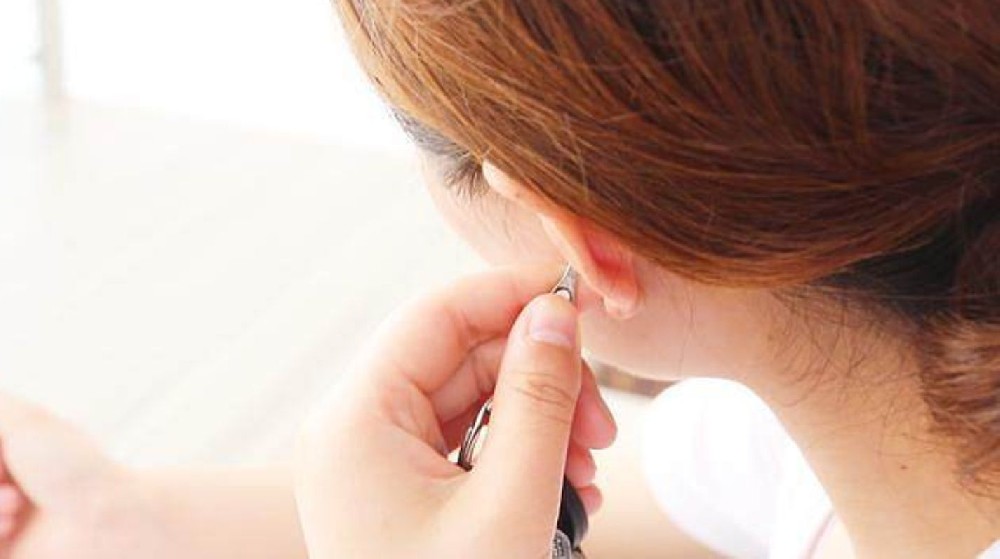 一到晚上耳朵就奇痒难忍，怎么回事？