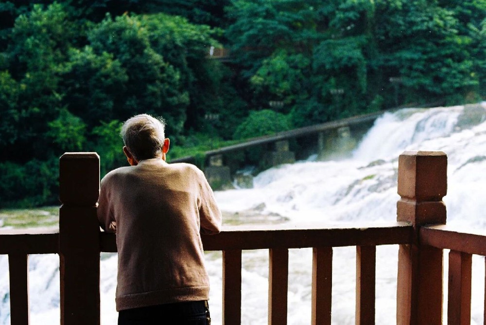 “老龄化新标准”已揭晓，幸福晚年何处安放？