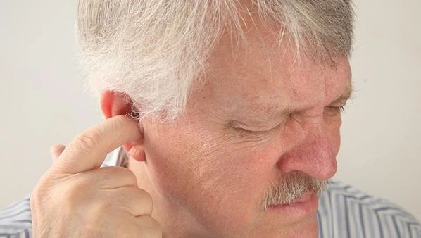 长期耳鸣，竟是因为这 6 个陋习......