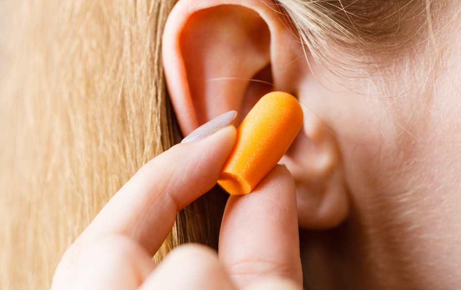 突发耳鸣谨记2个字，还你“耳根清净”！