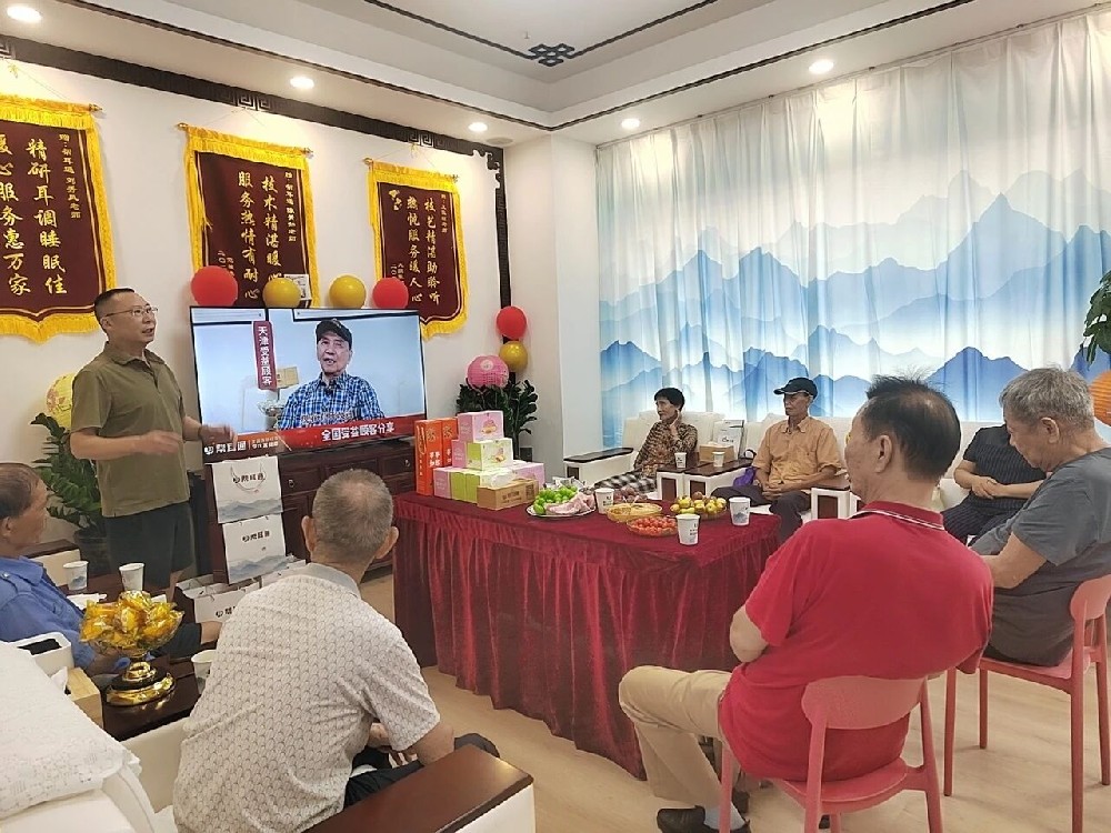孩子们忙，没关系——在帮耳通，每个月都有人陪您热闹